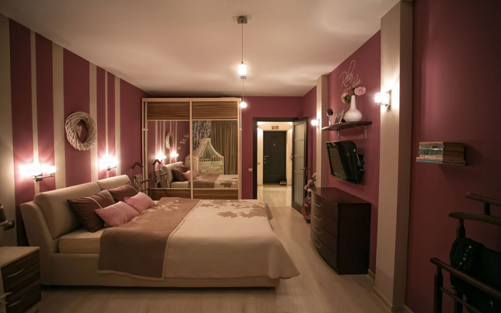 Burgundy-and-Grey-bedroom-paint-colour-combinations